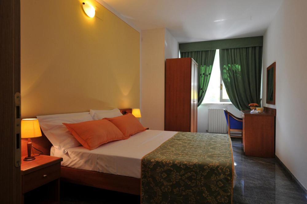 Holiday House Aurora กอร์โตนา ห้อง รูปภาพ
