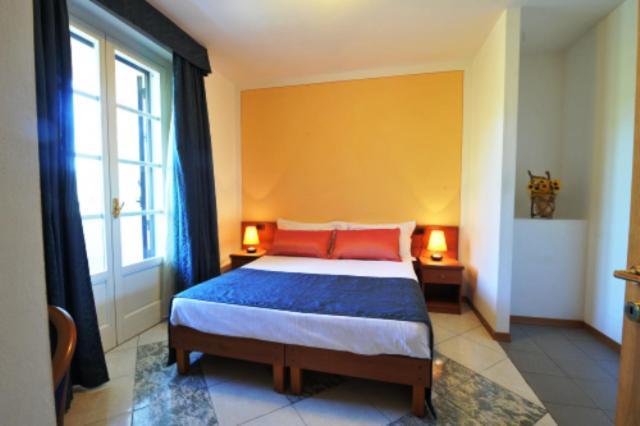 Holiday House Aurora กอร์โตนา ภายนอก รูปภาพ