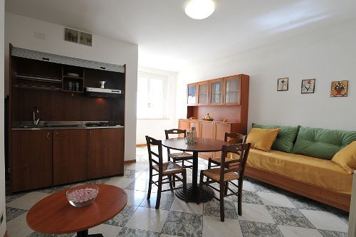 Holiday House Aurora กอร์โตนา ภายนอก รูปภาพ